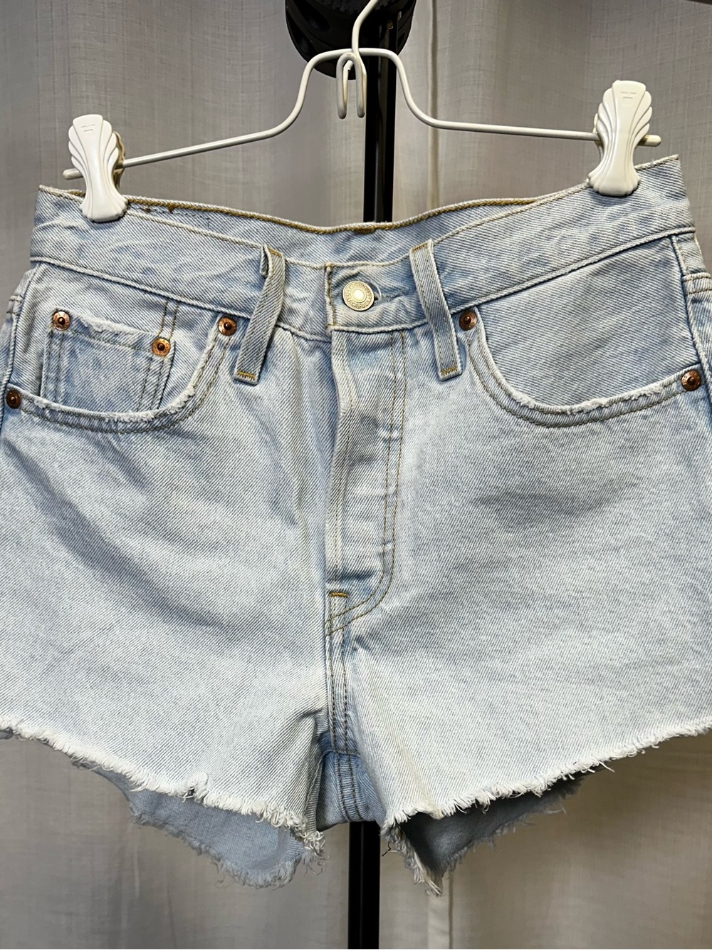 Women's Light Blue High-Rise Frayed Hem Denim Shorts
